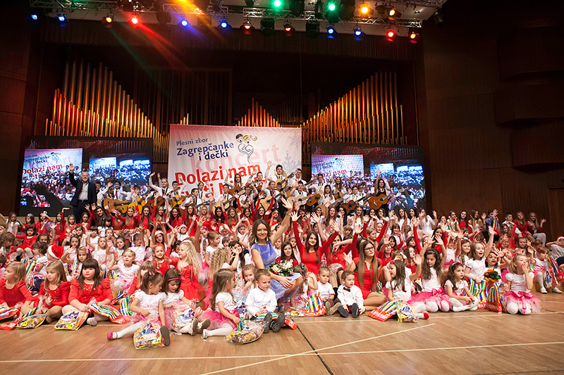 Dječji plesni zbor Zagrepčanke i dečki u Pontu